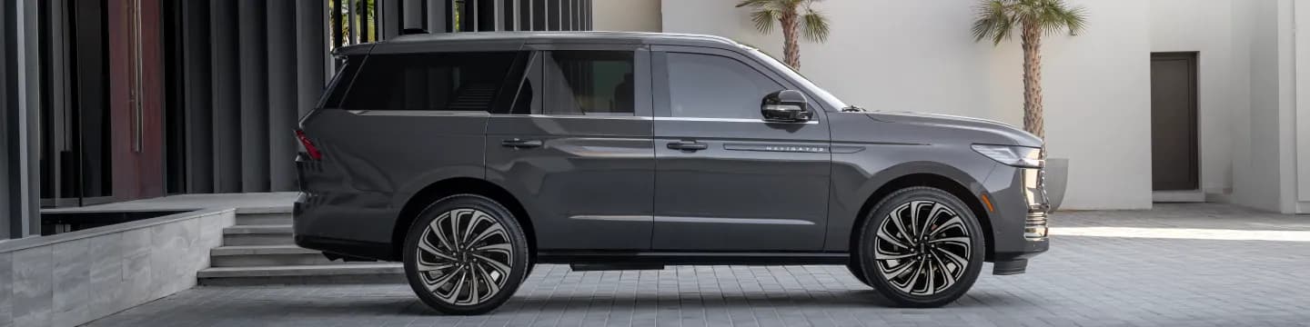 Lincoln Navigator commanding performance